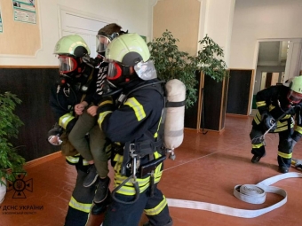 В Іваничах «виникла пожежа» в ліцеї №2: рятувальники провели навчання 