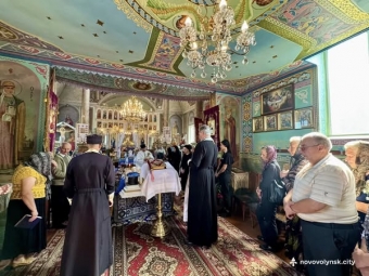 Нововолинська громада назавжди попрощалася з героєм Денисом Молчанюком 