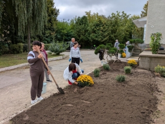 Працівники Іваничівської селищної ради взяли участь у Всесвітньому дні прибирання «World Cleanup Day» 