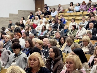 Освітян Нововолинської громади привітали з професійним святом 