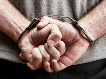 У Нововолинську чоловіка засудили за крадіжку, незаконне зберігання боєприпасів і привласнення банківської картки 