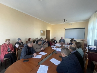  У Зимному відбулося засідання постійної комісії з питань земельних відносин, екології, природних ресурсів та комунального майна 