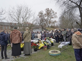 У Володимирській громаді попрощалия з воїном Олександром Кіндрою 