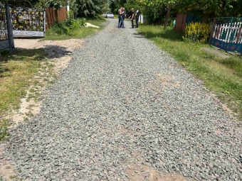 У П’ятикорах облаштували білощебеневе покриття на вулиці Нова 