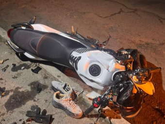 У Володимирському районі двоє юнаків на мотоциклі врізалися у стовп: постраждалі у лікарні 