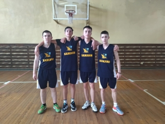 Баскетболісти з Нововолинська здобули бронзову медаль на спортивних іграх школярів 