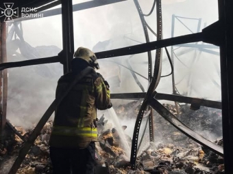 Росіяни поцілили у склади мережі супермаркетів «Сімі» та «Сім23» у Луцьку 