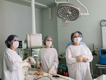 У Володимирському ТМО провели складну гінекологічну операцію і повернули жінці життя без болю 