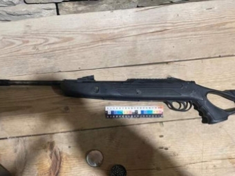  На Волині дитина ледь не позбулася ноги через батькову рушницю 