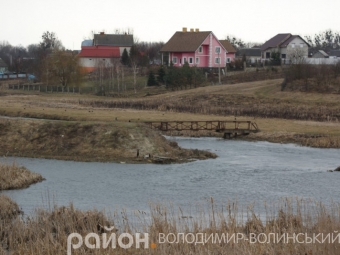 Голова громади Володимира пояснив, коли можуть розпочатися очисні роботи на річці Луга 