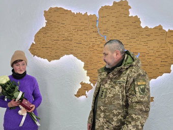 Матері загиблого Героя з Поромівської громади вручили його посмертну нагороду 