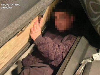 Судитимуть мешканця Нововолинська, який вивозив ухилянтів за кордон у кабіні вантажівки 
