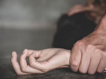 На Локачинщині затримали чоловіка, якого підозрюють у зґвалтуванні доньки 