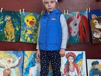 Донька загиблого воїна з Литовезької громади продає свої малюнки, щоб допомогти ЗСУ 