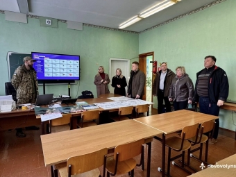 Представники Волинської ОДА відвідали заклади освіти Нововолинська 