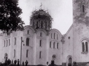 30 років тому у Володимирі встановлювали хрест на куполі Успенського собору 