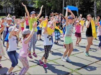 Близько 200 школярів пільгових категорій із Нововолинської громади поїдуть на відпочинок закордон 