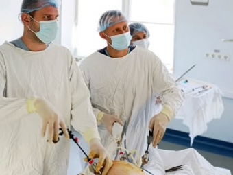 Володимирські медики видалили жовчні камені у 85-річної пацієнтки 