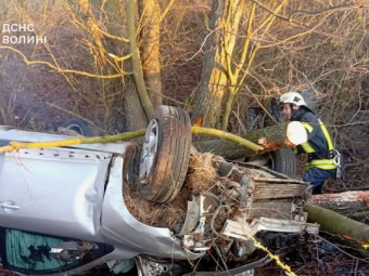 Смертельна ДТП у Луцькому районі: водій загинув, пасажирка — у лікарні 