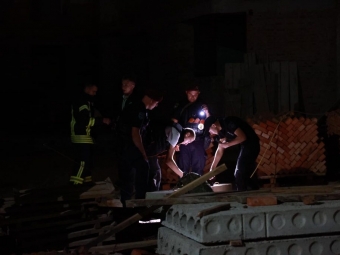 Чоловік з Володимира заліз на будівельний кран у Луцьку, аби вчинити самогубство 