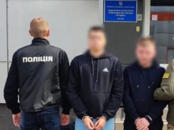 На Волині викрили батька з сином, які заробляли на ухилянтах 