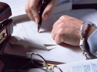 Володимирчанин отримав штраф за підробку документів і спробу дати хабар прикордоннику 