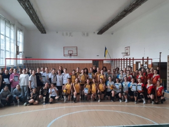 Спортсменки з Володимира здобули срібло на змаганнях з волейболу 