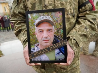 Громада Володимира попрощалася з полеглим Героєм Романом Літвінчуком 