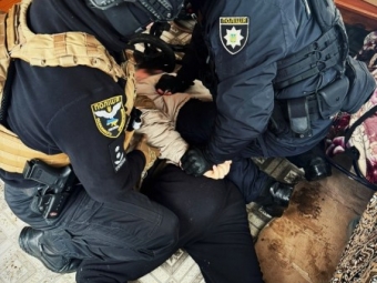 У Володимирському районі чоловік в машині згвалтував неповнолітню 