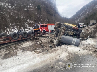 Жахлива автотроща на Закарпатті: батьки загинули, а їх дитина дивом вижила 