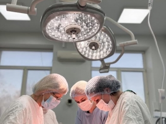 Володимирські лікарі успішно видалили жінці велику пухлину матки 