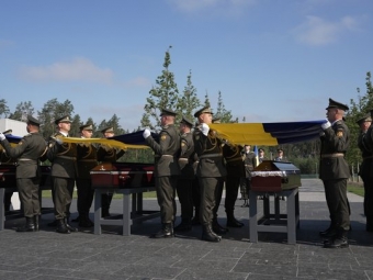 На Національному меморіальному кладовищі попрощалися з 12 невідомими захисниками України - новини Володимир-Водинського На Національному меморіальному кладовищі попрощалися з 12 невідомими захисниками України