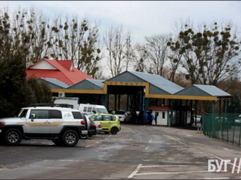 Українка в Устилузі хотіла виїхати за кордон із американським паспортом 