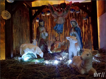 Різдвяна шопка біля храму у Володимирі 