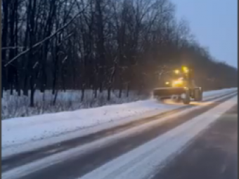 Сніг і перемети: на дорогах Волині вночі працювали 40 одиниць спецтехніки 