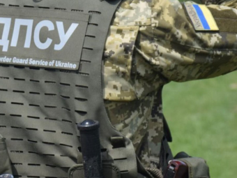 Прикордонник на Волині сприяв незаконному виїзду чоловіків і залишився на службі 