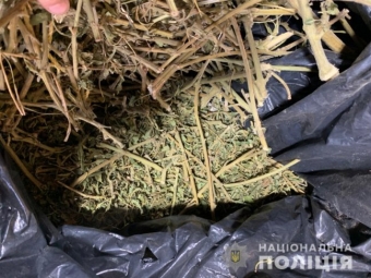 У жителя Нововолинська знайшли майже кілограм наркотиків 