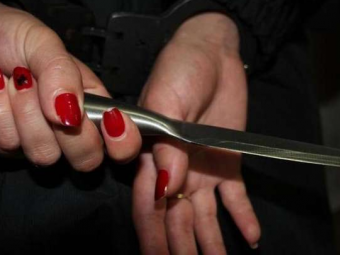 У Нововолинську п’яна жінка під час сварки ледь не зарізала знайому 