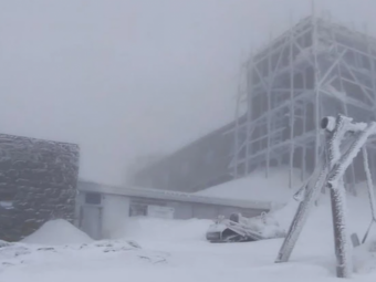 Високогір’я Карпат знову засипало снігом 