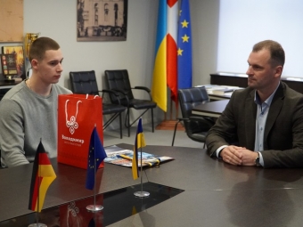 Мер Володимира зустрівся з місцевим спортсменом Вадимом Кравчуком 