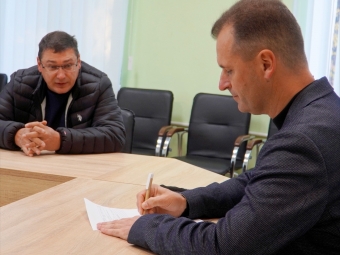 Дороги, субсидії та конфлікти з сусідами: з чим жителі Володимирської громади йдуть до мера 