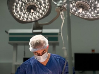 У Володимирі провели складну операцію з видалення ліпоми великих розмірів 