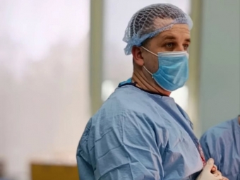 У Володимирі лікарі успішно провели складну операцію з індивідуальним 3D-протезом 