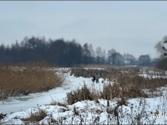 Зимова риболовля на річці Луга у Володимирі 