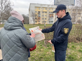 Жителям Володимирської громади рятувальники нагадали основні правила пожежної безпеки 