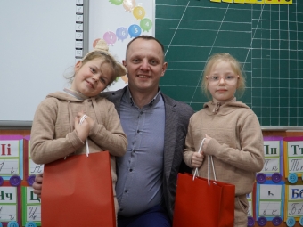 У Володимирі привітали із днем народження доньок безвісти зниклого військового 
