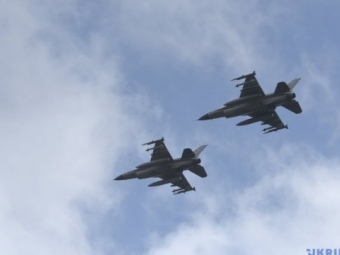 Під час відбиття масованої російської атаки загинув пілот F-16 