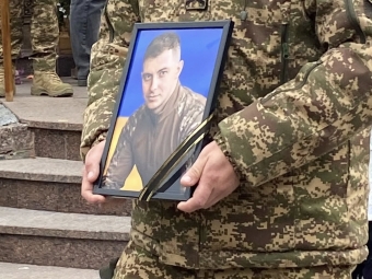 У Володимирській громаді провели в останню дорогу загиблого Героя Євгенія Піндаса 