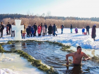 Рятувальники розповіли, правила для купання в ополонці на Водохреща 