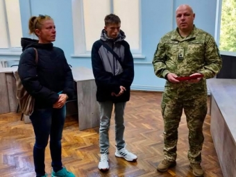 В Оваднівській громаді родинам загиблих Героїв вручили ордени «За мужність» - новини Володимир-Водинського В Оваднівській громаді родинам загиблих Героїв вручили ордени «За мужність»